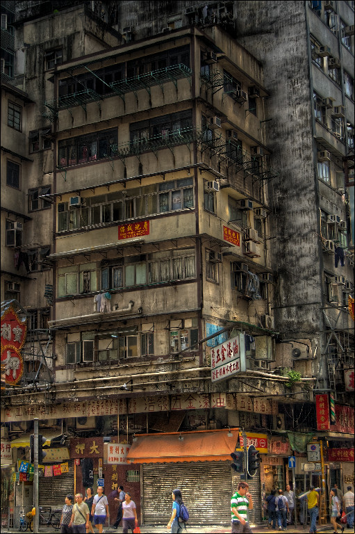 Old_Building_by_3vilCrayon.jpg