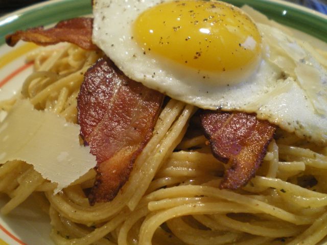 Spaghete Carbonara - simplu de facut si foarte gustoase